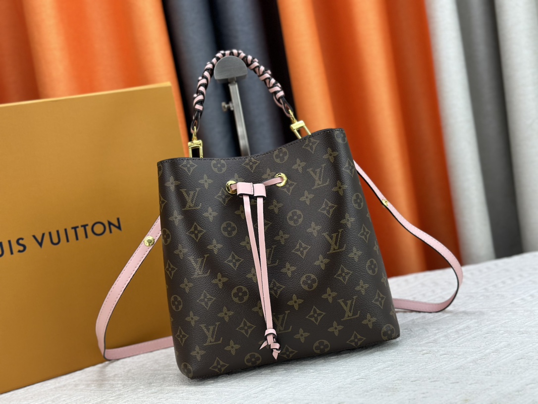 LV bag 517